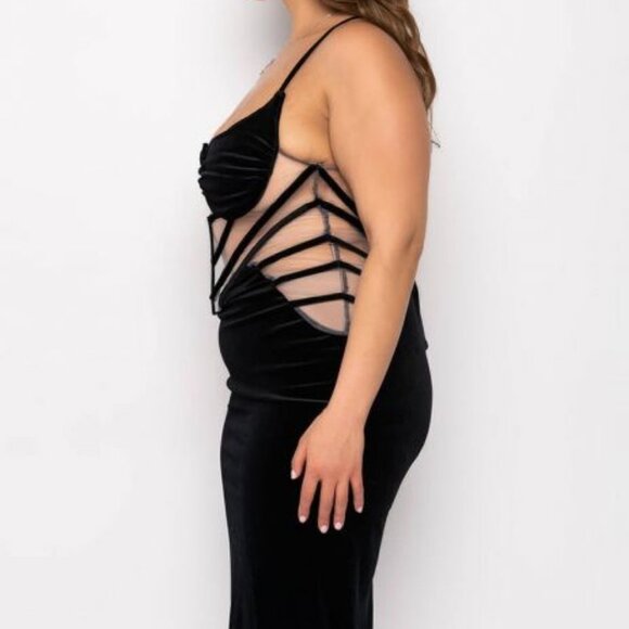 LIKE SHE NEVER LEFT VELVET MAXI DRESS - Picture 5 of 8